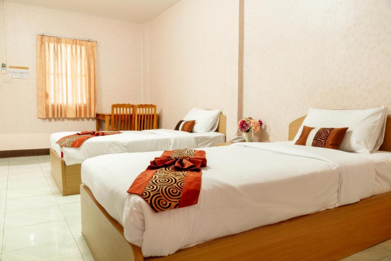 Pn Gold Resort Bang Saen Exterior photo