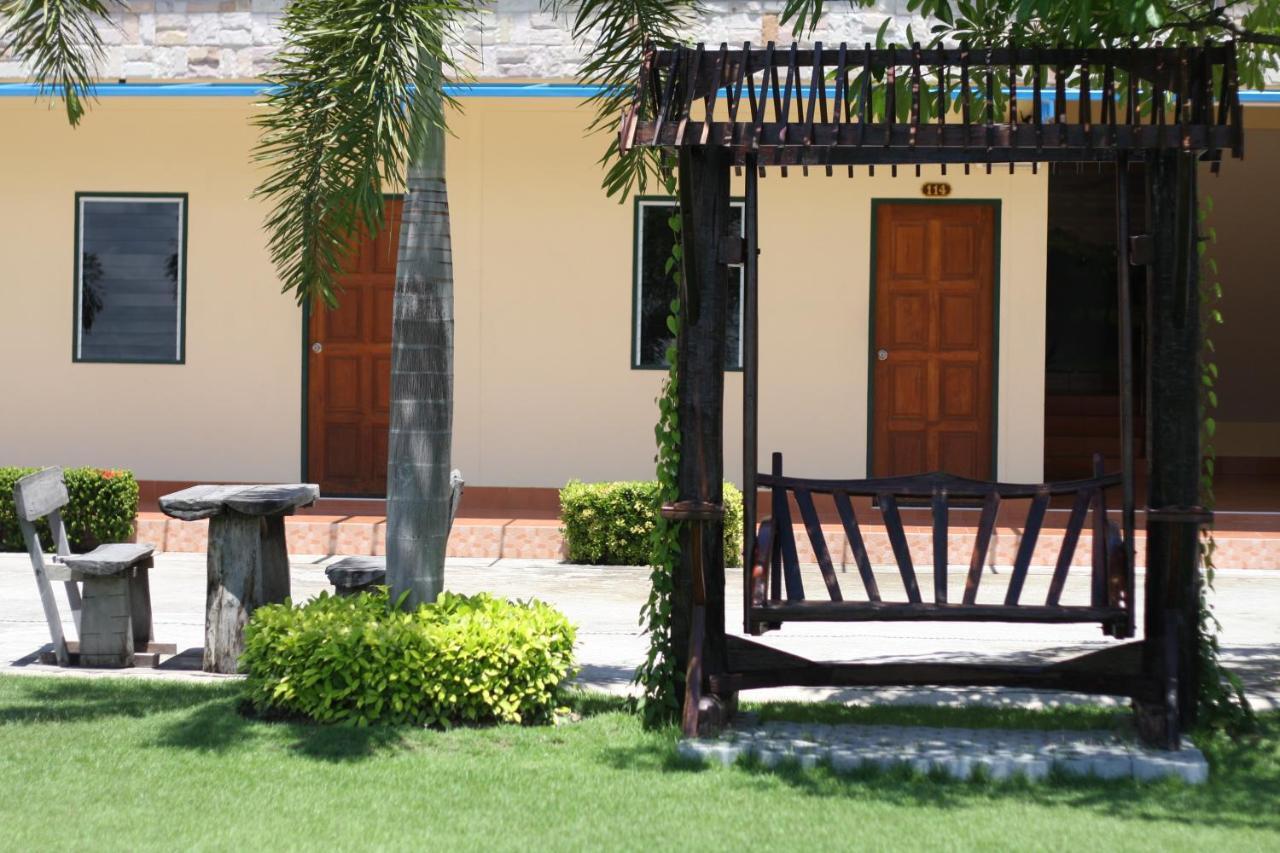 Pn Gold Resort Bang Saen Exterior photo