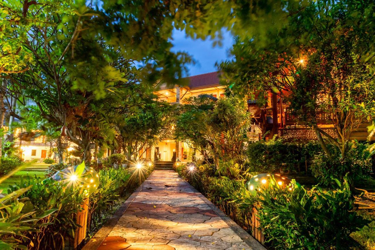 Pn Gold Resort Bang Saen Exterior photo