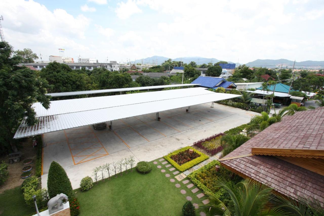 Pn Gold Resort Bang Saen Exterior photo