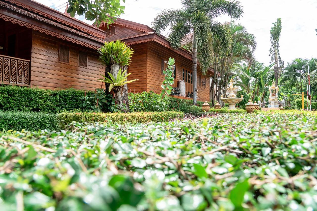 Pn Gold Resort Bang Saen Exterior photo