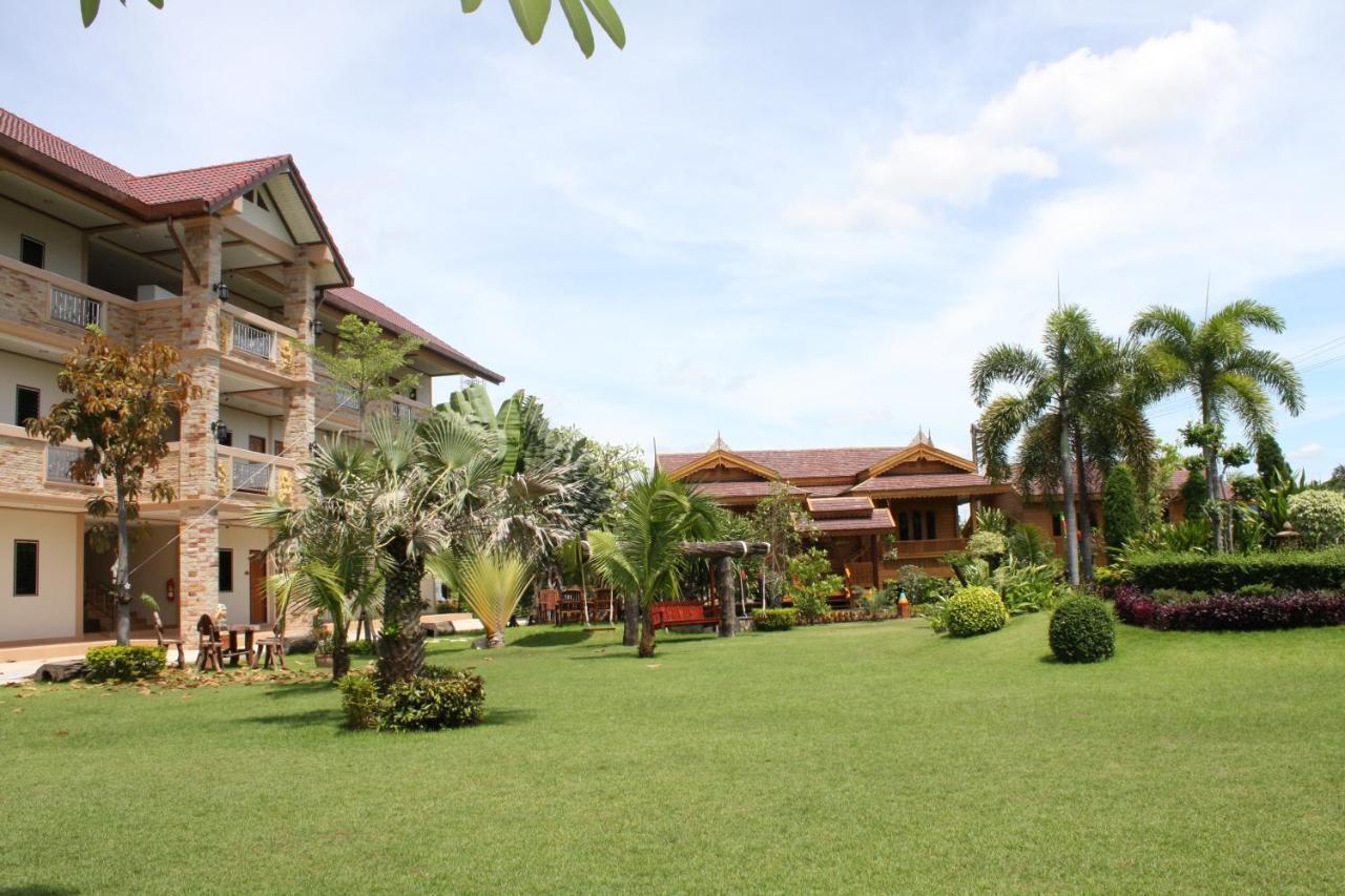 Pn Gold Resort Bang Saen Exterior photo
