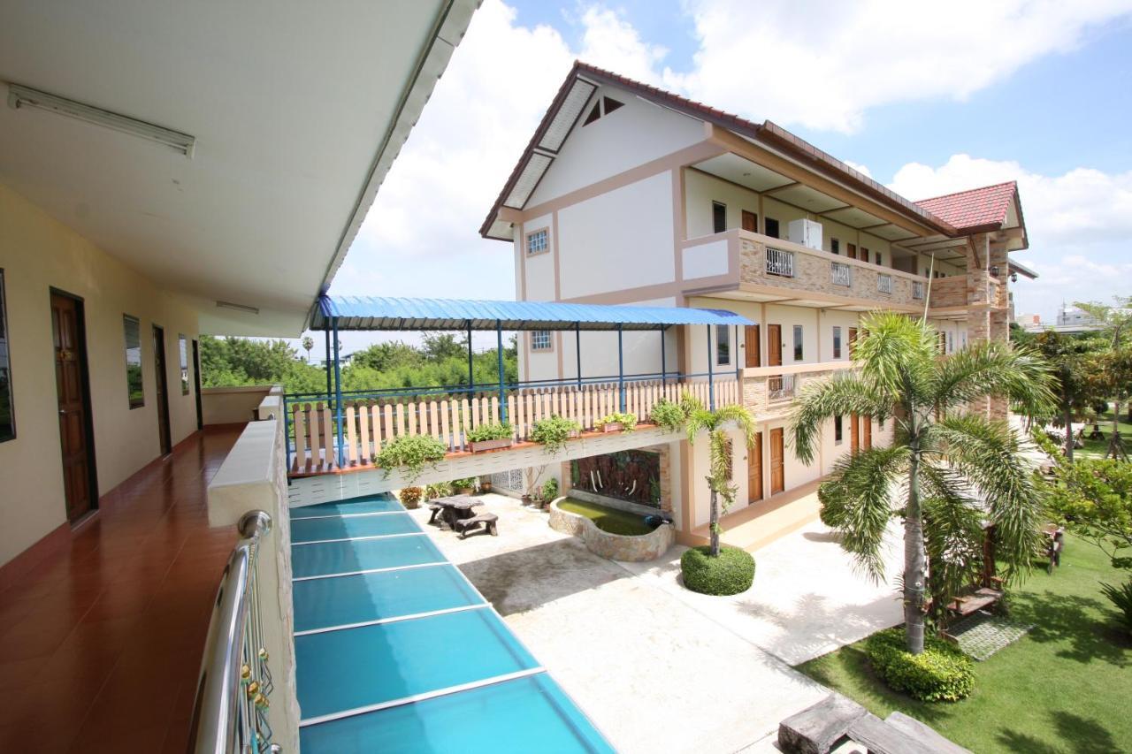 Pn Gold Resort Bang Saen Exterior photo